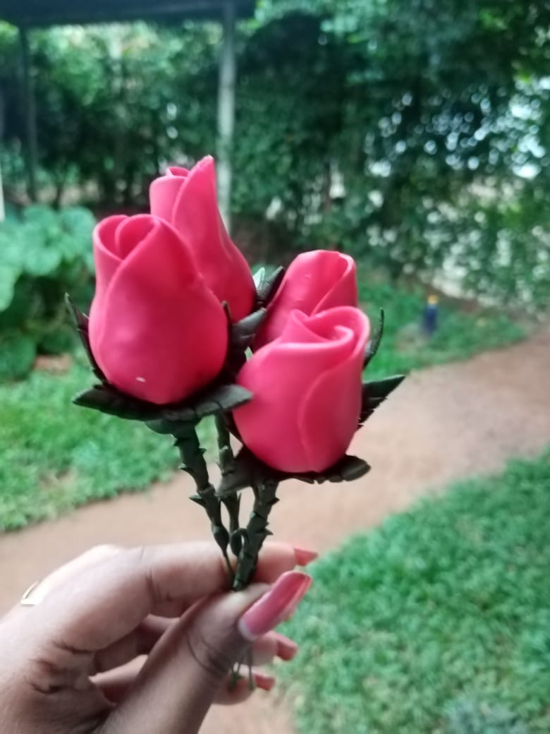 Red Rose Buds – Sugar Flowers, Cakes by Malsha, Minuwangoda